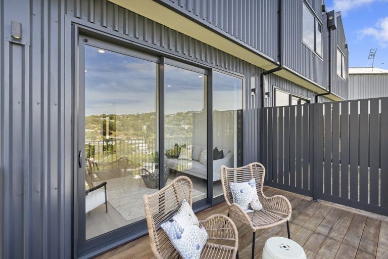 Photo of property in 62 Tiketike Way, Brooklyn, Wellington, 6021