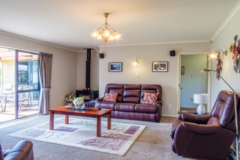 Photo of property in 35 Edgewater Grove, Whakatane, 3120
