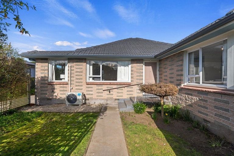 Photo of property in 1/14 Farquhars Road, Redwood, Christchurch, 8051