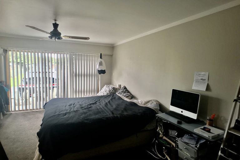 Photo of property in 2/12 Grove Road, Papakura, 2110