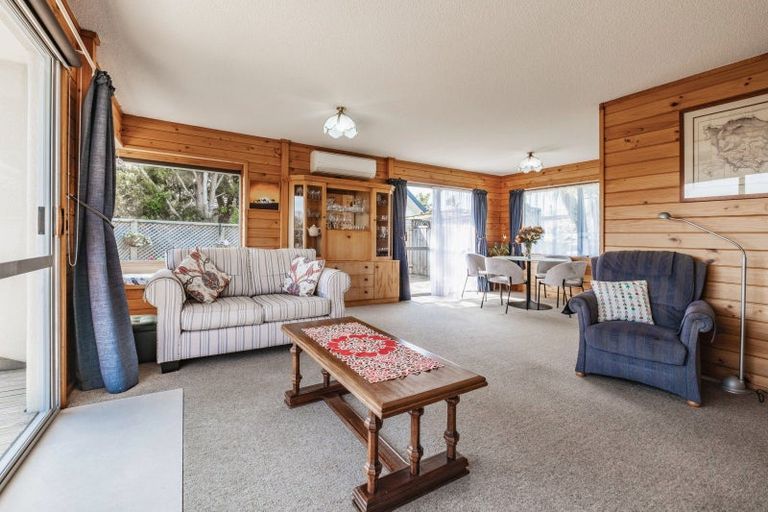 Photo of property in 26 Marchant Place, Westown, New Plymouth, 4310