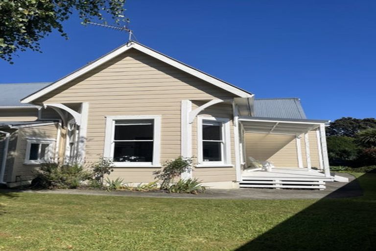 Photo of property in 4 Handley Place, Glen Avon, New Plymouth, 4312