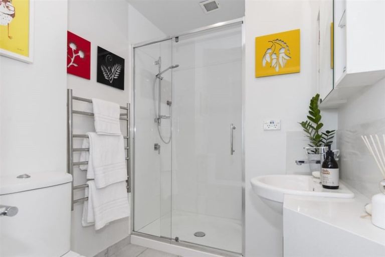 Photo of property in 12 Maunganui Road, Mount Maunganui, 3116