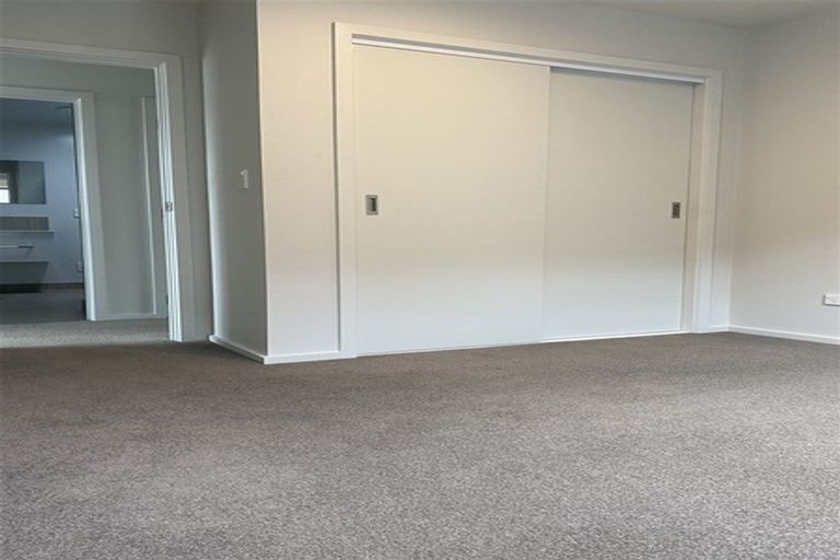 Photo of property in 32 Liberation Road, Papakura, 2110