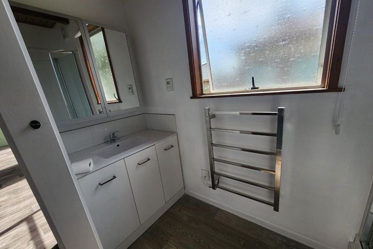 Photo of property in 3 Glen Norman Avenue, Henderson, Auckland, 0610