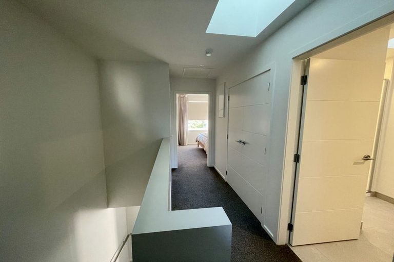 Photo of property in 36 Koreke Close, Kenepuru, Porirua, 5022