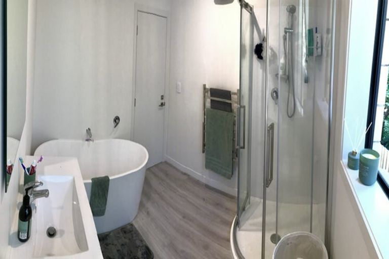 Photo of property in 202 Centaurus Road, Saint Martins, Christchurch, 8022