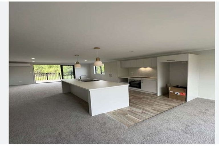 Photo of property in 12 Wrybill Way, Welcome Bay, Tauranga, 3112