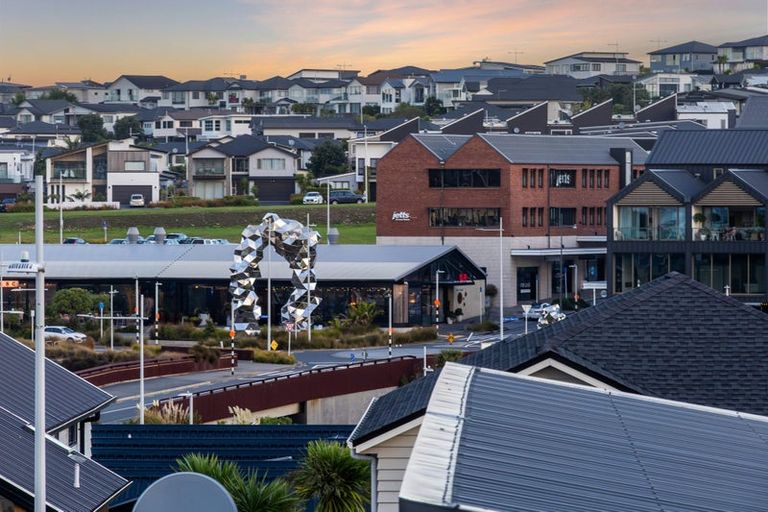 Photo of property in 17 Tawatawa Street, Long Bay, Auckland, 0630