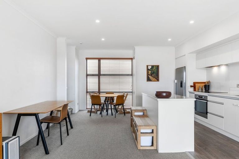 Photo of property in 16 Raranga Lane, Hobsonville, Auckland, 0616