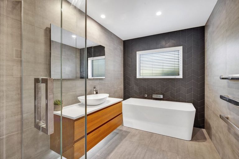 Photo of property in 9a Dolphin Parade, Bell Block, New Plymouth, 4312