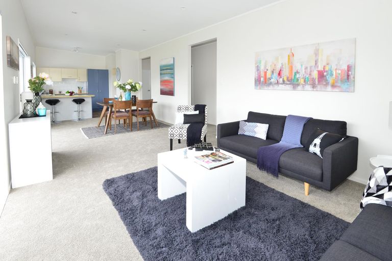 Photo of property in 5 Waiwera Place, Waiwera, Orewa, 0994