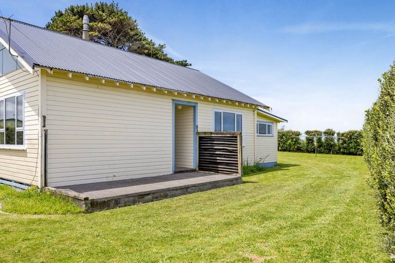 Photo of property in 45 Mcalpine Road, Hawera, 4672