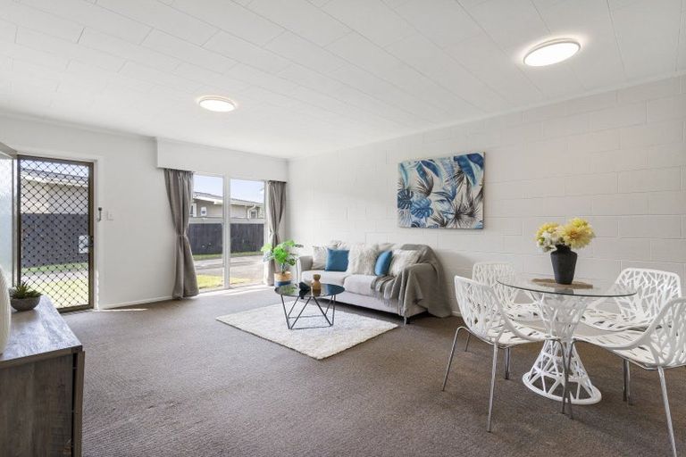 Photo of property in 5a Mckenzie Road, Mangere Bridge, Auckland, 2022