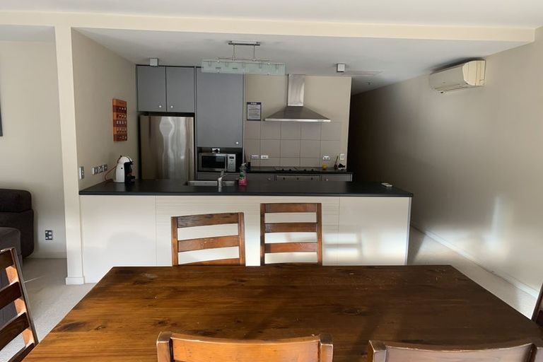 Photo of property in Montreaux Apartments, 1g/164 The Terrace, Wellington Central, Wellington, 6011