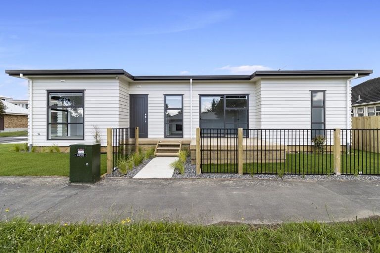 Photo of property in 2u1 Searancke Place, Fairfield, Hamilton, 3214