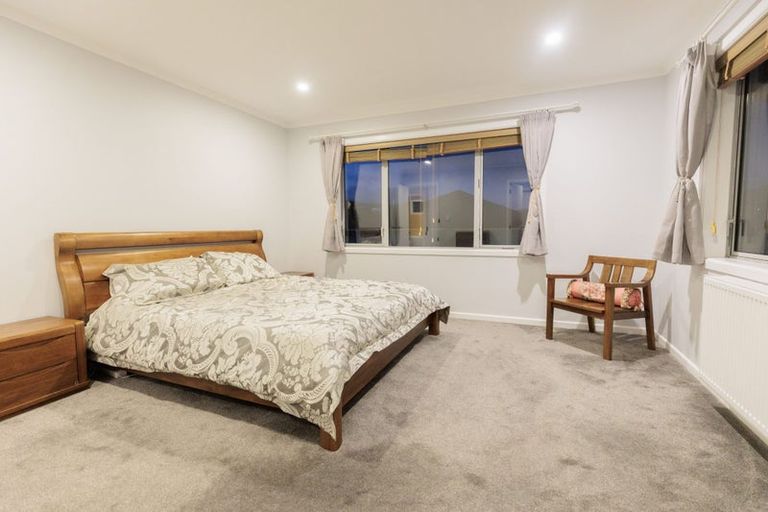 Photo of property in 32 Melksham Drive, Churton Park, Wellington, 6037