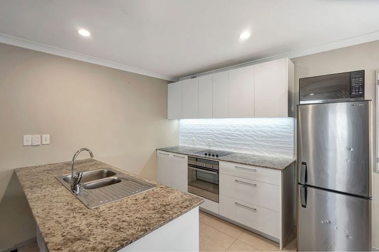 Photo of property in 8/46 Carlos Drive, Flat Bush, Auckland, 2016