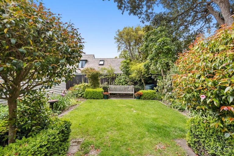 Photo of property in 19 Hinau Street, Woburn, Lower Hutt, 5010