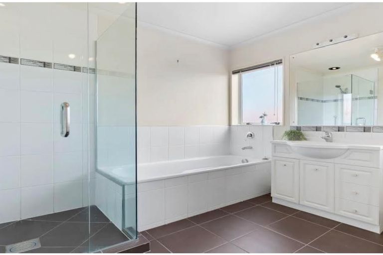 Photo of property in 4 Lime Crescent, Papakura, 2110