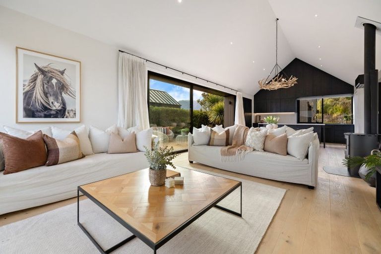 Photo of property in 1 Wanderer Lane, Jacks Point, Queenstown, 9371
