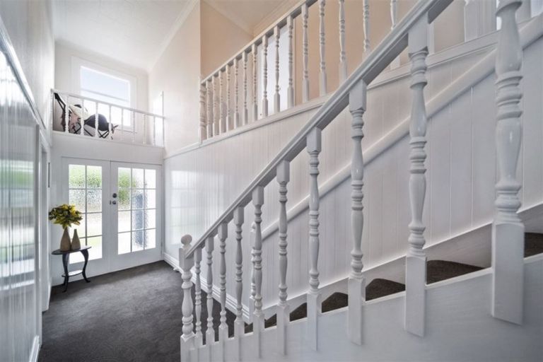 Photo of property in 36 Tawhiti Road, Hawera, 4610