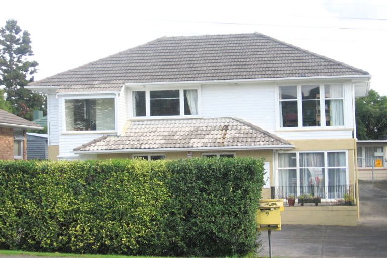 Photo of property in 9 Henderson Valley Road, Henderson, Auckland, 0612