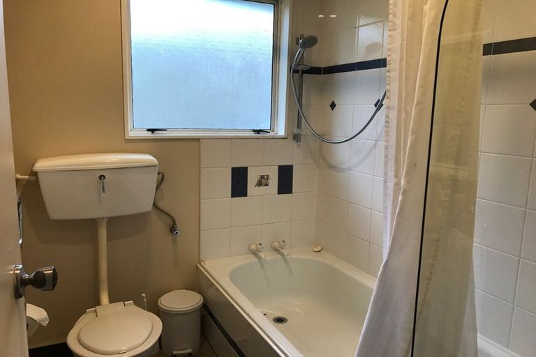 Photo of property in 54a Lincoln Avenue, Tawa, Wellington, 5028