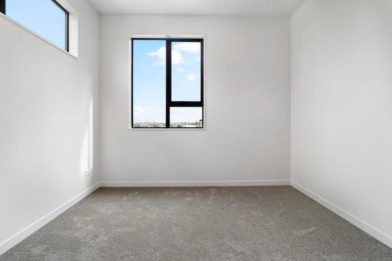 Photo of property in 55 Puihi Crescent, Massey, 0614