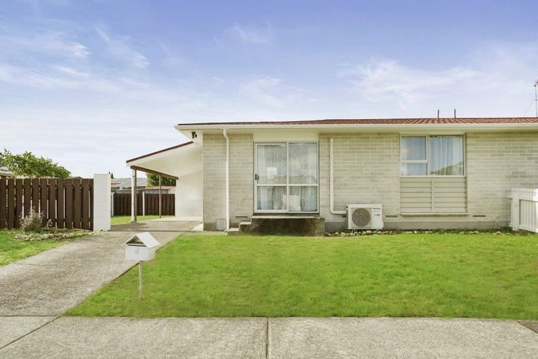 Photo of property in 2/12 Tacoma Drive, Totara Park, Upper Hutt, 5018
