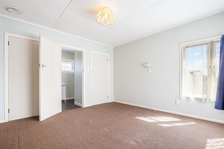 Photo of property in 255 Te Atatu Road, Te Atatu South, Auckland, 0610