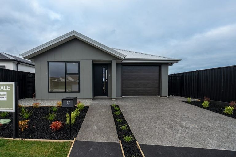 Photo of property in 32 Mcgarry Drive, Kaiapoi, 7630