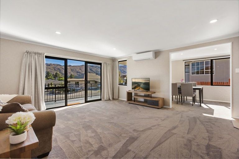 Photo of property in 70 Newcastle Street, Clyde, 9330