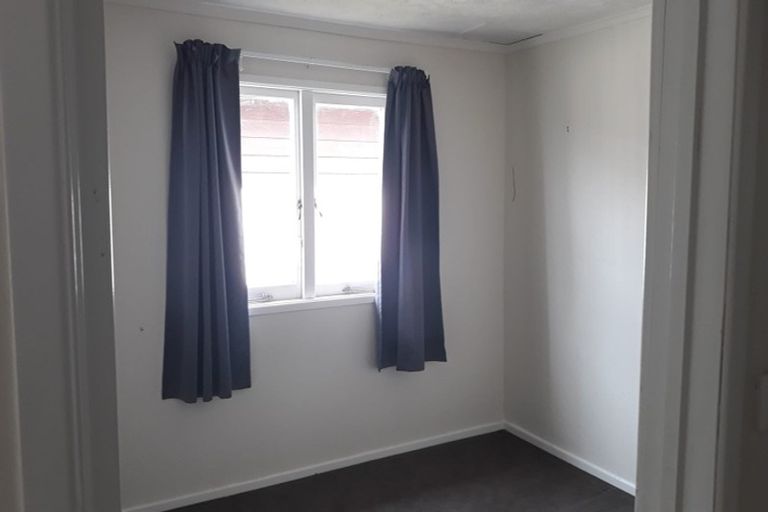 Photo of property in 5 Denver Avenue, Sunnyvale, Auckland, 0612