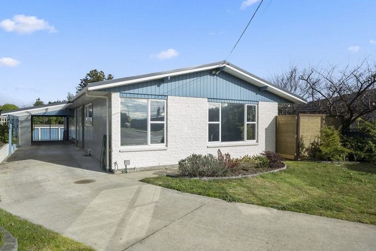 Photo of property in 16 Martin Road, Paraparaumu Beach, Paraparaumu, 5032