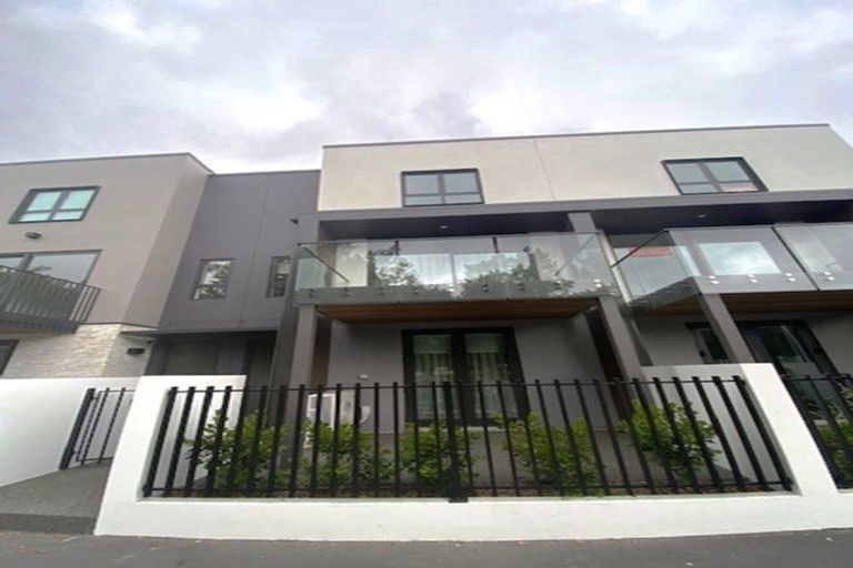 Photo of property in 9/214 Hereford Street, Christchurch Central, Christchurch, 8011