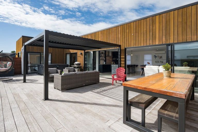 Photo of property in 12 Puketutu Grove, Motueka, 7120