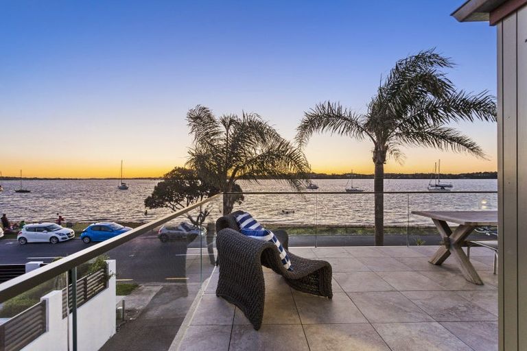 Photo of property in 14 The Parade, Bucklands Beach, Auckland, 2012