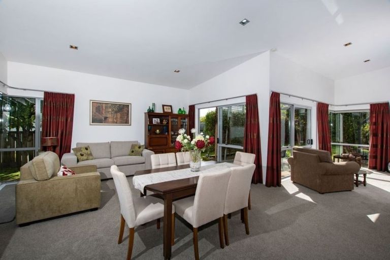 Photo of property in 4 Resolution Place, One Tree Point, 0118