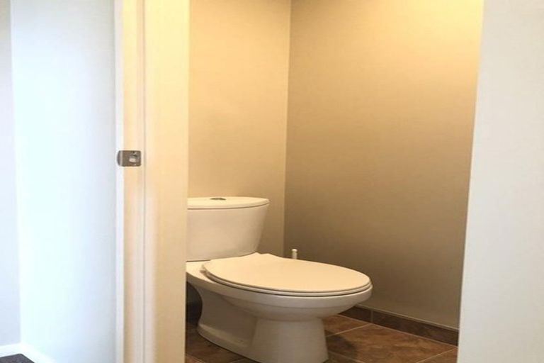 Photo of property in 160 Keri Vista Rise, Papakura, 2110