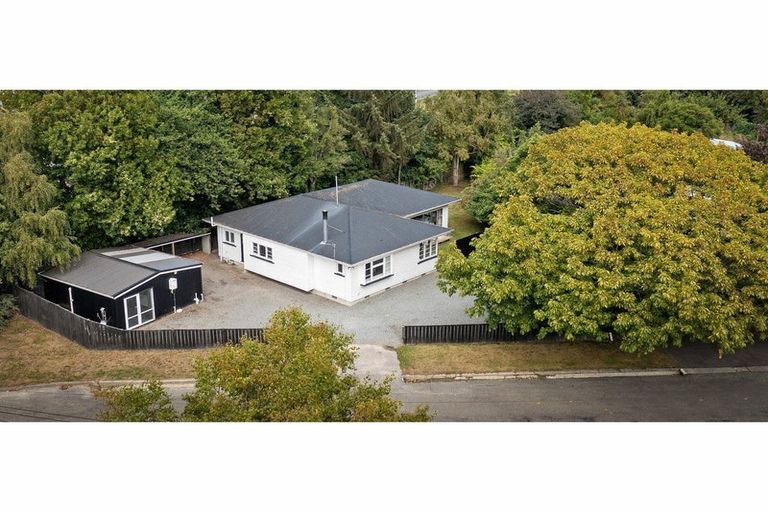 Photo of property in 15 Taramea Place, Addington, Christchurch, 8024