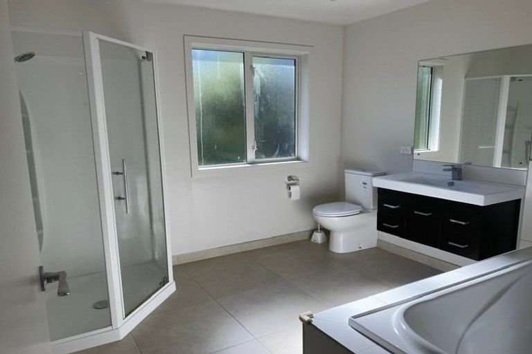 Photo of property in 9 Gifford Grove, Churton Park, Wellington, 6037