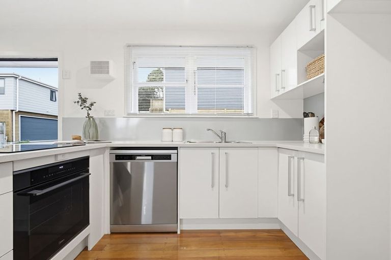 Photo of property in 18 Buller Crescent, Manurewa, Auckland, 2102