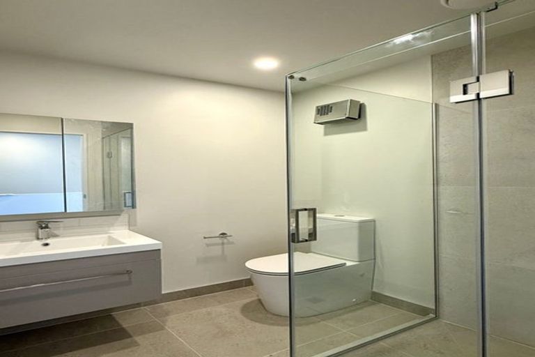 Photo of property in 2/59 Seaview Road, Glenfield, Auckland, 0629
