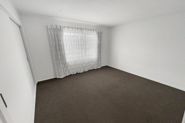 Photo of property in 27 Hinemoa Street, Levin, 5510