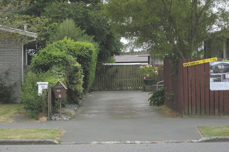 Photo of property in 2/20 Queenspark Drive, Parklands, Christchurch, 8083