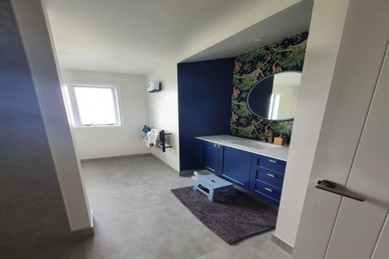 Photo of property in 33 Oriwa Lane, Levin, 5571