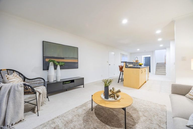 Photo of property in 1/4 Charlenne Close, Ranui, Auckland, 0612