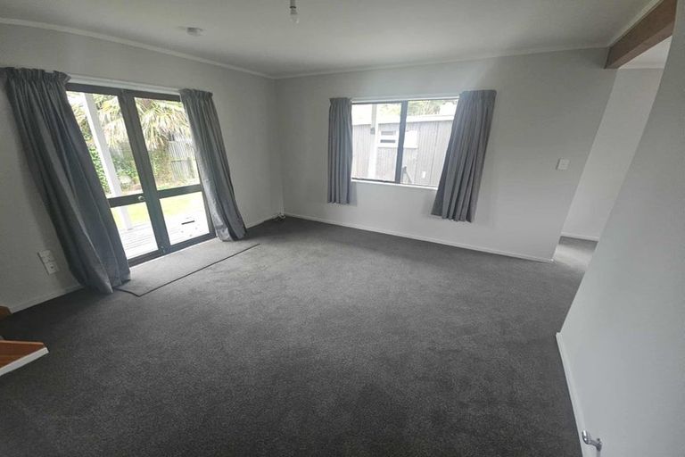 Photo of property in 35 Oxford Street, Fairfield, Hamilton, 3214