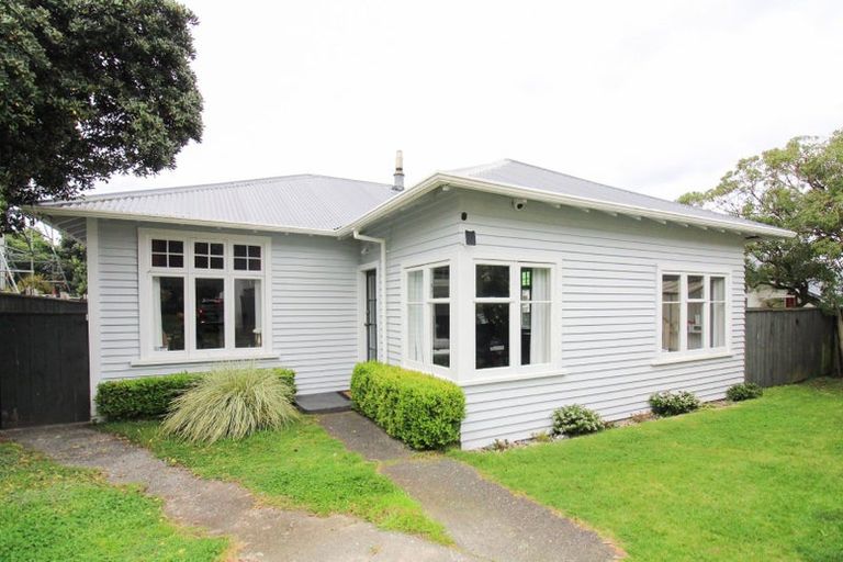 Photo of property in 71 Freyberg Street, Lyall Bay, Wellington, 6022